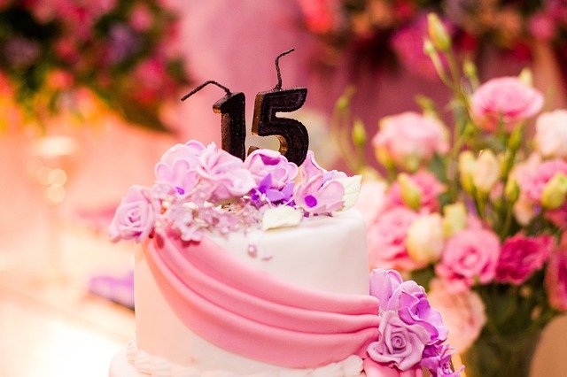 誕生日ケーキのろうそくの本数の限界は 多くなったときのアイデア集